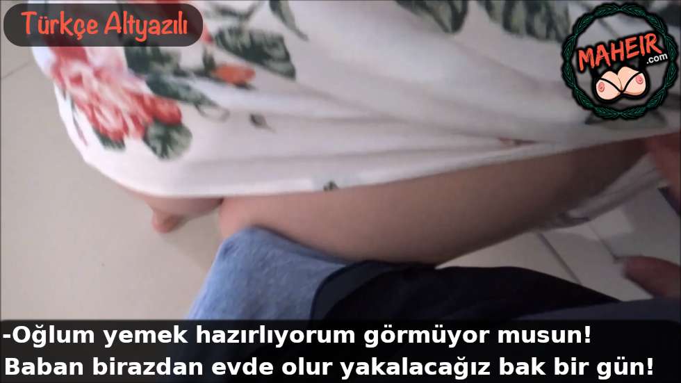 Yemek Hazırlayan Anneme Usulca Yanaşıp Kalçalarını Okşadım